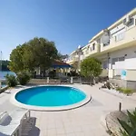 Appartement Pool View With Balcony In *