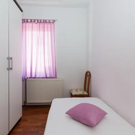 Pool View With Balcony In Obrovac *