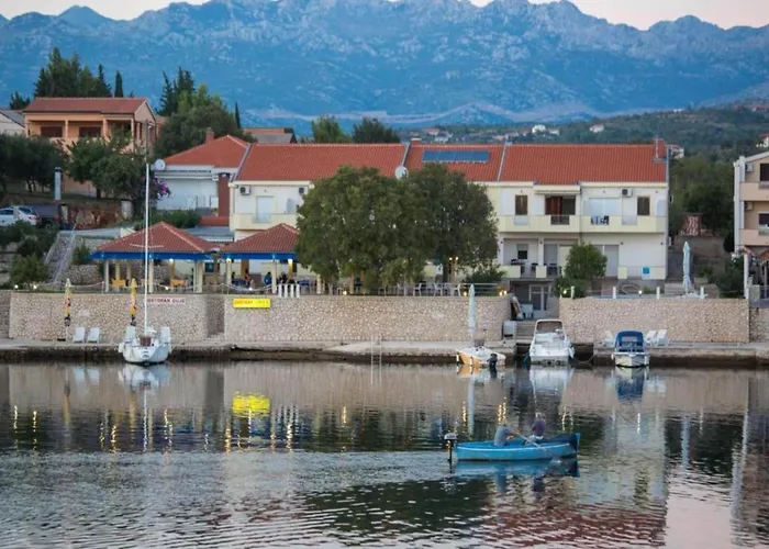 Pool View With Balcony In Obrovac Apartment *