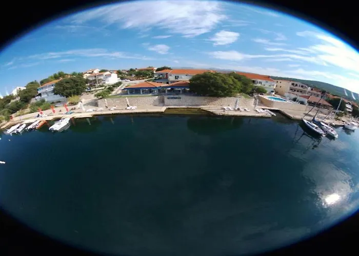 Apartment Pool View With Balcony In Obrovac Obrovac