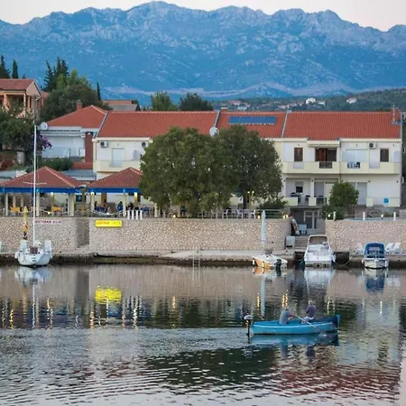 Pool View With Balcony In Obrovac Апартаменты Обровац