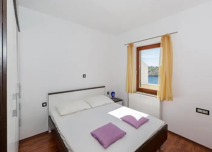 Pool View With Balcony In Obrovac Апартаменты *